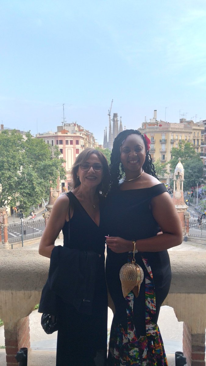💛 Blessed Chat,Big Lesson💛
Honored to meet Pr. AnnaMaria Iagnocco, President Emeritus of <a href="/eular_org/">EULAR</a>
What inspired me? <a href="/eular_org/">EULAR</a> active pursuit of inclusion in musculoskeletal health backed by camaraderie.

In a fractured world, how can we spark unity? Drop your thoughts👇