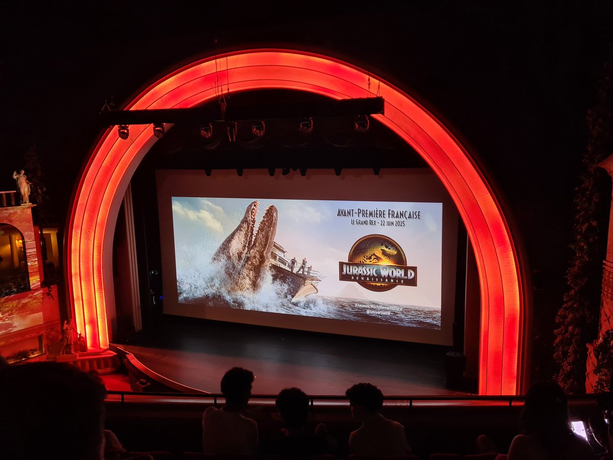 Actuellement en train de faire mes devoirs pour la prochaine video Youtube #cinéma #film #JurassicWorldRebirth #JurassicWorld #jurassicpark