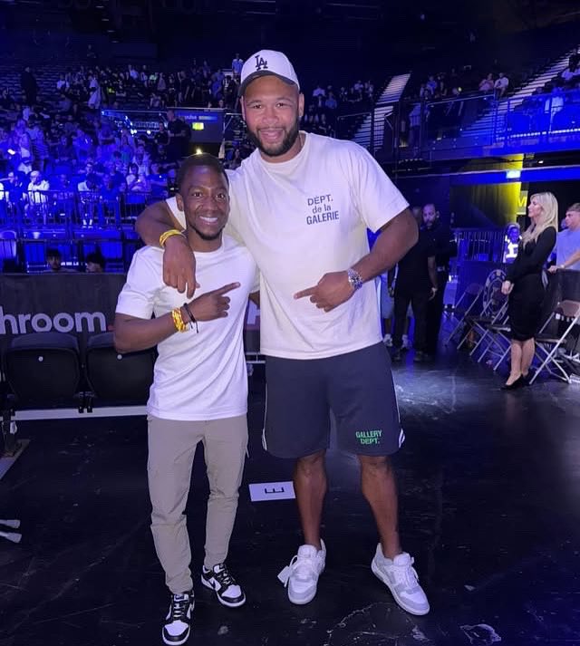 Joseph Maphosa ๐ฌ๐ง๐ฟ๐ผ (@joemaphosa) on Twitter photo Good to catch up with the big man last in Birmingham <a href="/BigFrazeBoxer/">Frazer Clarke</a> always a pleasure! All the best for the future champ ๐๐พ๐๐พ #YafaiRodriguez <a href="/MatchroomBoxing/">Matchroom Boxing</a> Good to catch up with the big man last in Birmingham <a href="/BigFrazeBoxer/">Frazer Clarke</a> always a pleasure! All the best for the future champ ๐๐พ๐๐พ #YafaiRodriguez <a href="/MatchroomBoxing/">Matchroom Boxing</a>