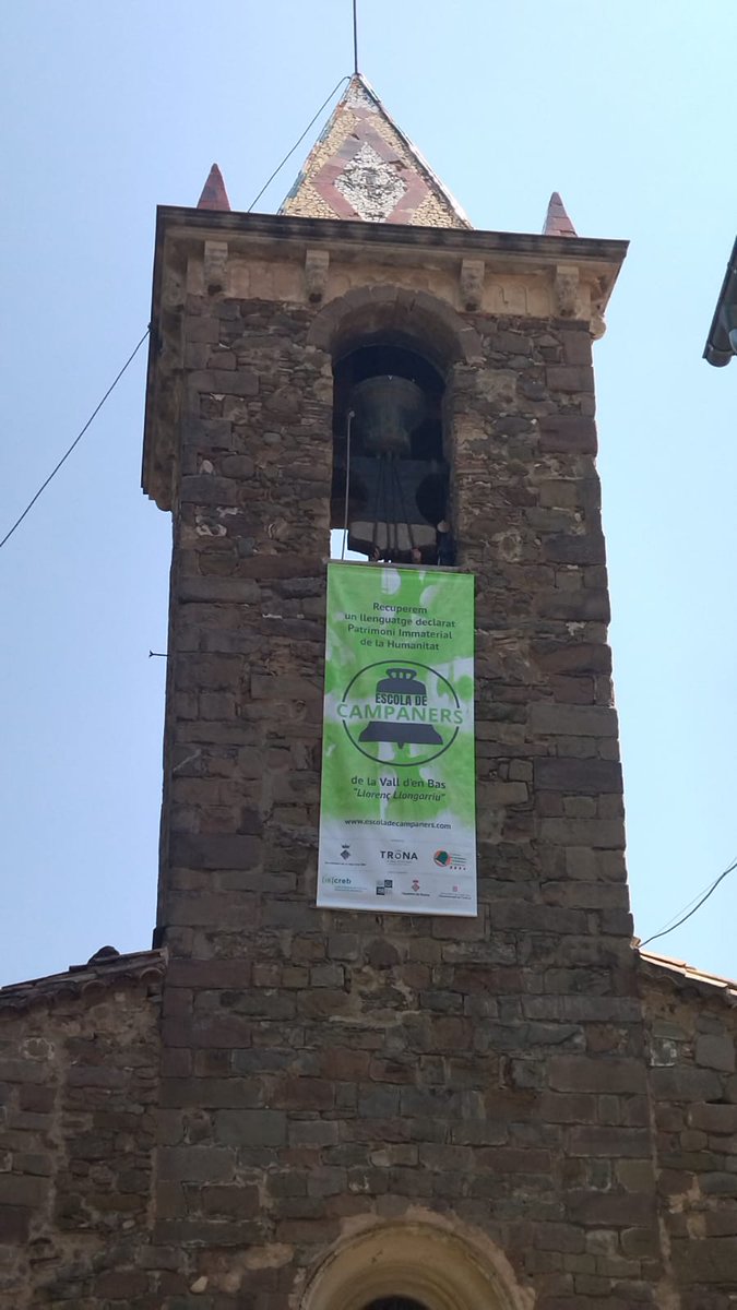✨ La mostra de tocs de l’@escoladecampaners va ser un èxit! 👏

Els i les alumnes de la 2a edició de l'Escola es van graduar amb nota, fent sonar fort les campanes de Sant Romà ⛪ per tot el poble de Joanetes!👂

Merci a totes les persones que ens vau acompanyar a l’acte! 😊