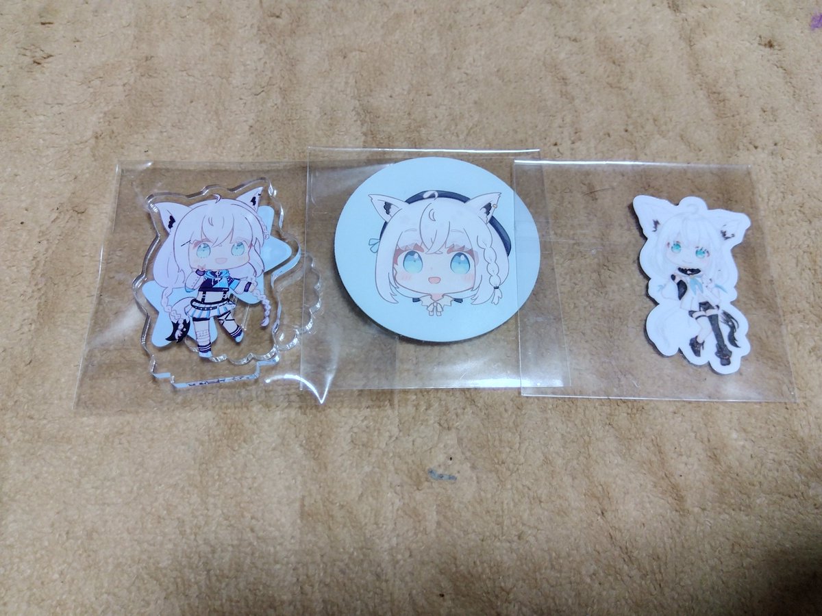 kamaitatioop's tweet photo. #大九州合同祭
戦利品あげ
むぎさんのフブキちゃんのアクスタとシールゲット〜☺️
テレビ前にアクスタ！シールはSwitch2手に入ってから貼ろ(.ω.)
そしてはれね工房さんからポーチゲット！
仕事で使わせていただくと言ったな？あれは嘘だ(  ˙꒳​˙  ) https://t.co/n5YkX0PCXK