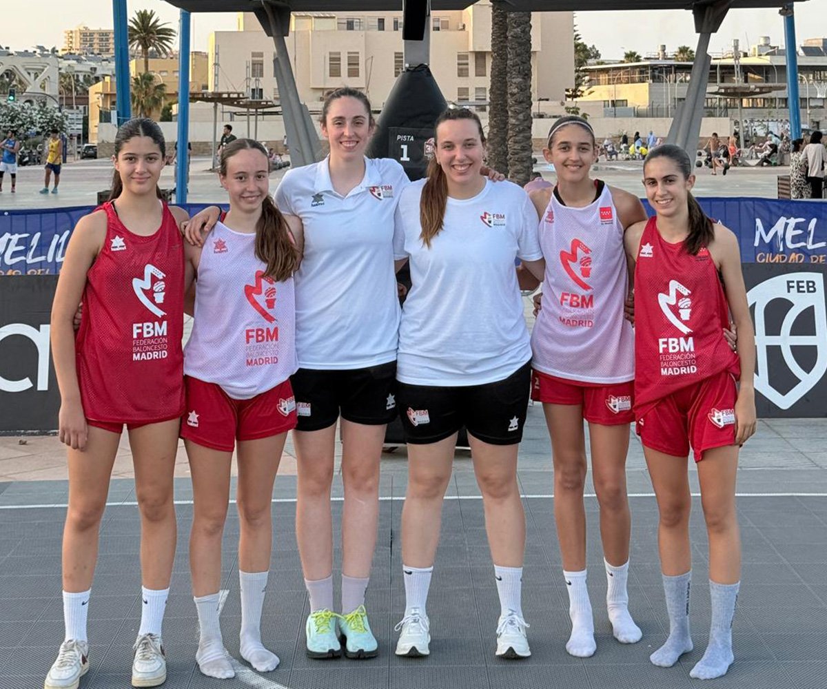 FBMadrid's tweet photo. #FEB3x3U13 #FEB3x3U15 I La selección U13 femenina vence a @FCBQ en la prórroga por 15-14

🏆¡¡CAMPEONAS DE ESPAÑA!! 

Livia Casado 
Nerea Testillano
Ainhoa San José 
Elena Merino 
María Ruiz-Canela (fisio)
Irene García de la Casa (seleccionadora) https://t.co/8Ok5FeQogb