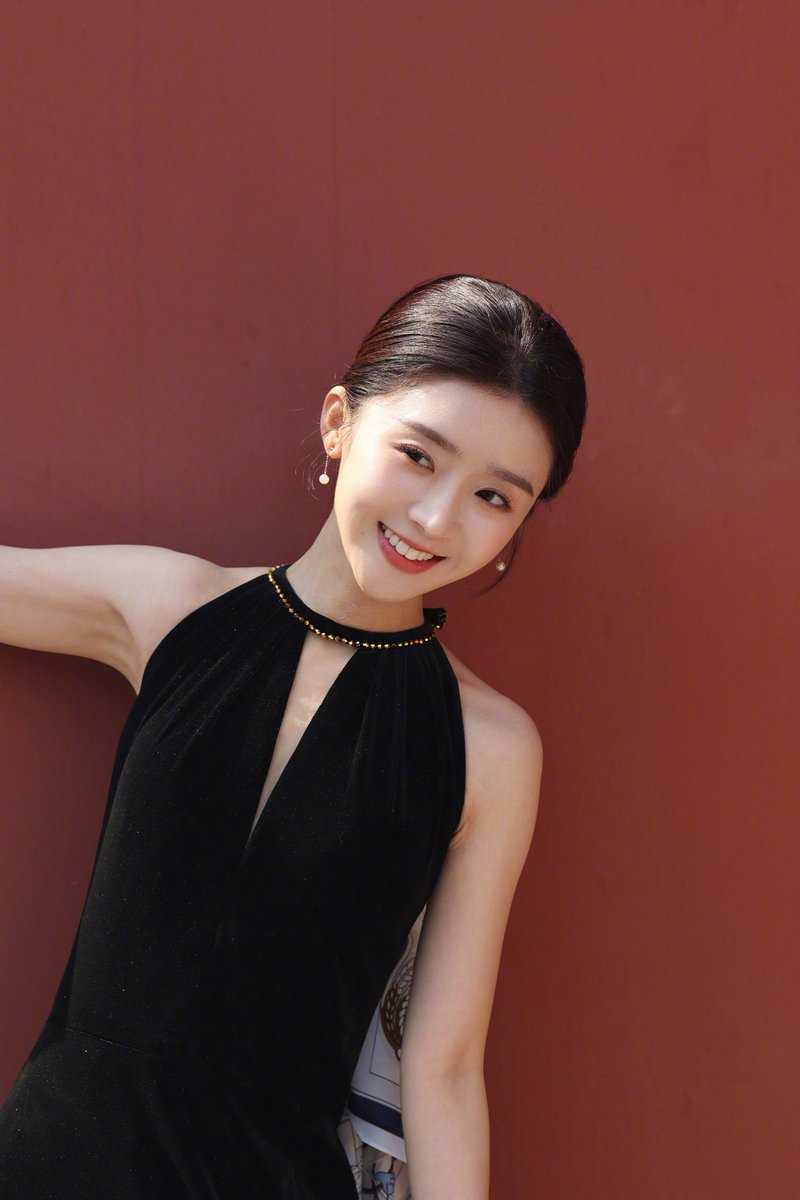 SongYiRenGlobal's tweet photo. YiRen's 06/22/25 Weibo photo update for #ActorsStandBy S3 finale ceremony. (1/2)
「 #SongYiRen ☆♡ #宋伊人」
#IreineSong
#演员请就位3
#ActorPleaseTakeYourPlace S3.
#EverybodyStandby S3 https://t.co/65OzgKHFSK