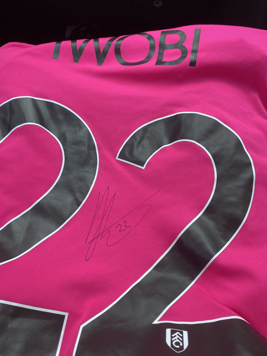Luca Viscogliosi (@viscogliosiluca) on Twitter photo It’s not everyday you get to meet your favourite player at the non league club you follow. <a href="/OfficialWands/">Cray Wanderers FC</a>
Absolutely delighted to have met <a href="/alexiwobi/">Alexander Iwobi</a> today. Such a humble individual. Even signed my shirt too 💪🏻✍🏻 It’s not everyday you get to meet your favourite player at the non league club you follow. <a href="/OfficialWands/">Cray Wanderers FC</a>
Absolutely delighted to have met <a href="/alexiwobi/">Alexander Iwobi</a> today. Such a humble individual. Even signed my shirt too 💪🏻✍🏻
