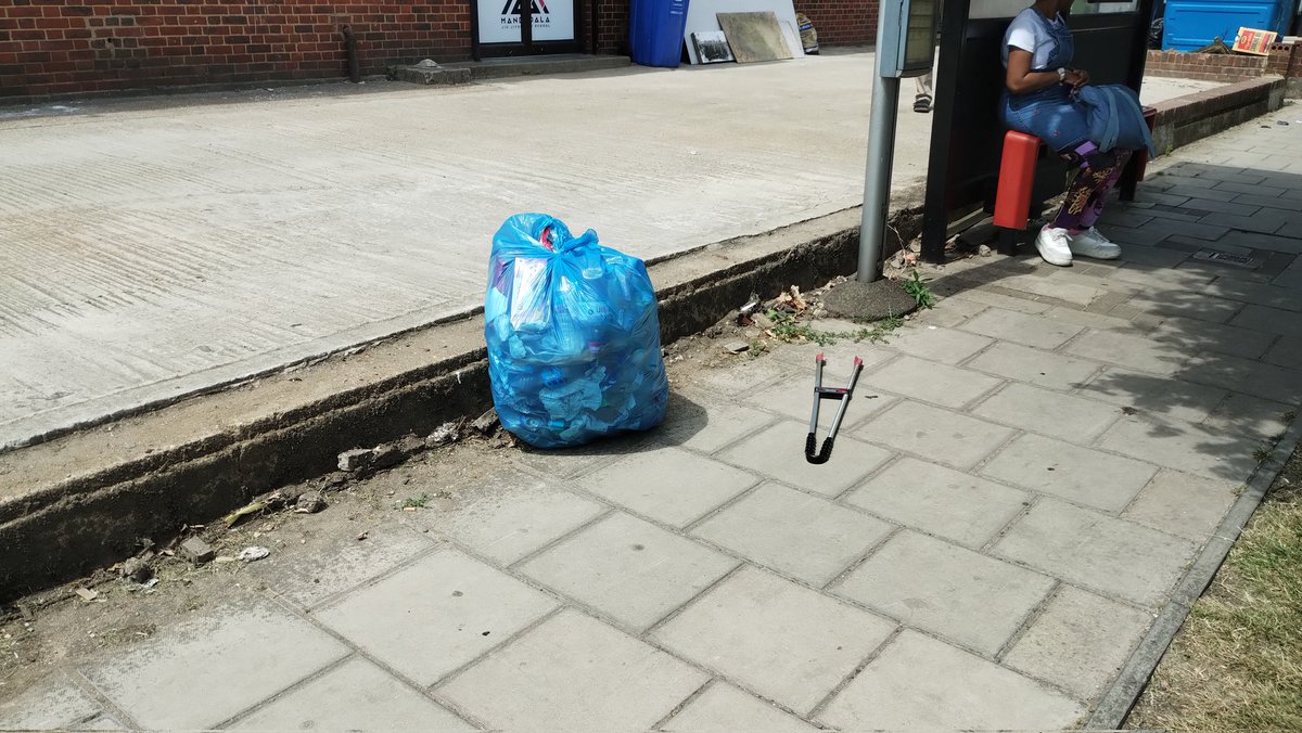 Another bag collected on the way back from Beckenham Place Park... #litter #rubbish #se6 #se26 #worsleybridgeroad #bellingham.