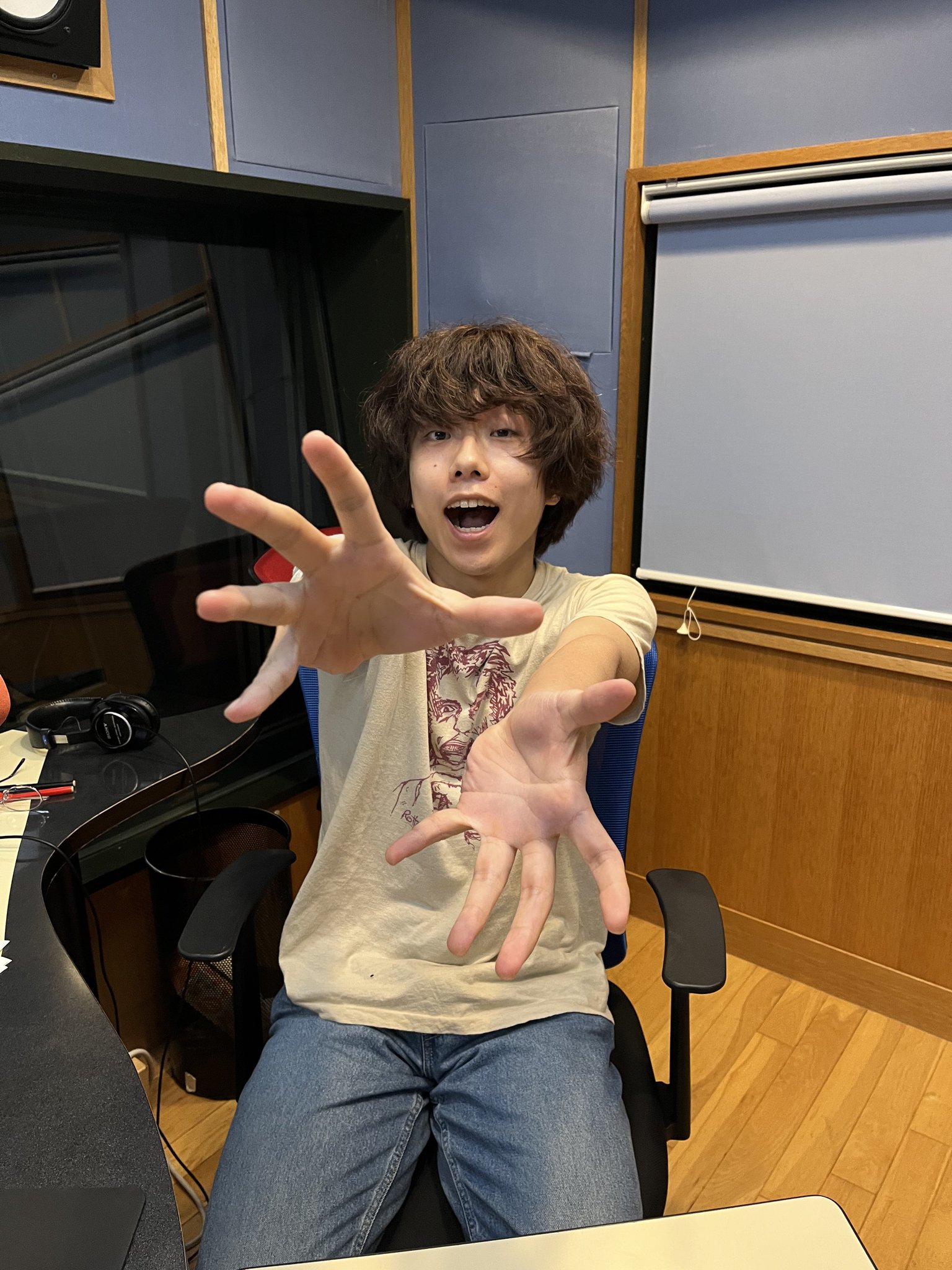 FM802 on X: 