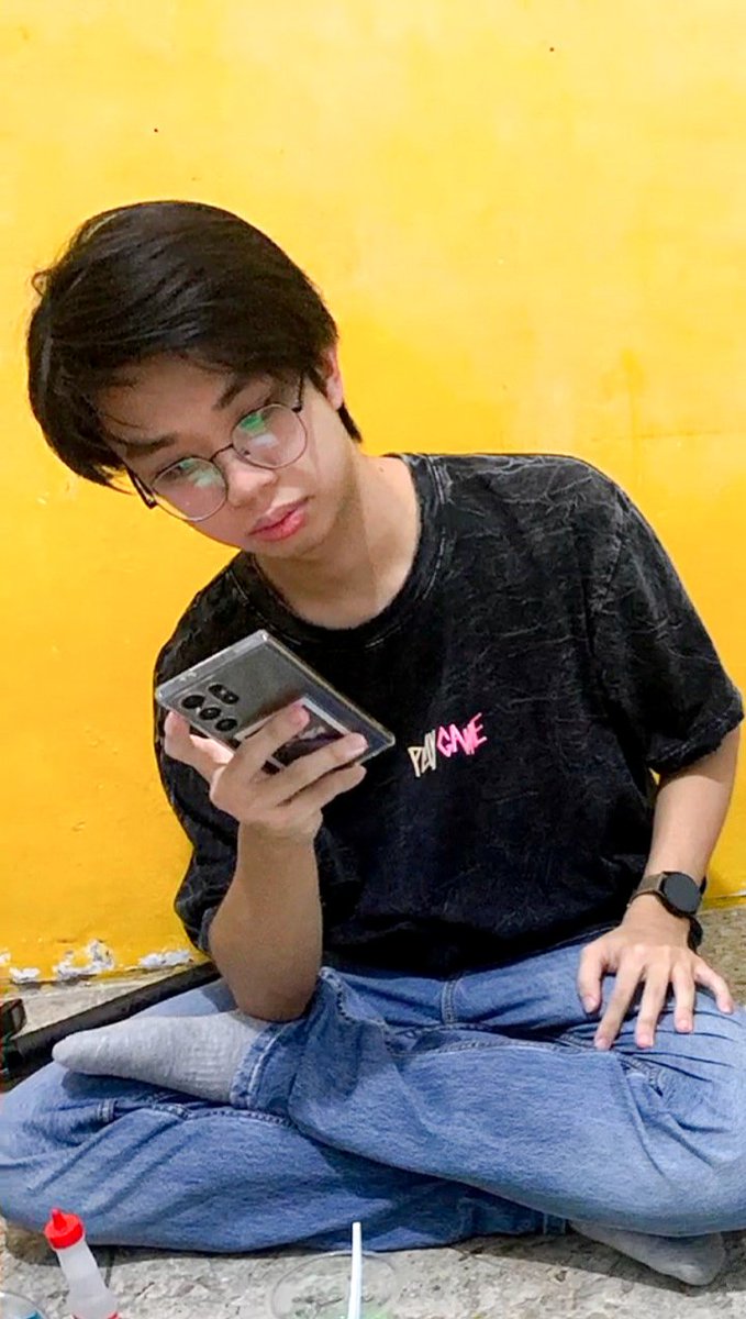 EkaWahy01397056's tweet photo. ganteng bngt #imkevin https://t.co/bDgy1UrKsl