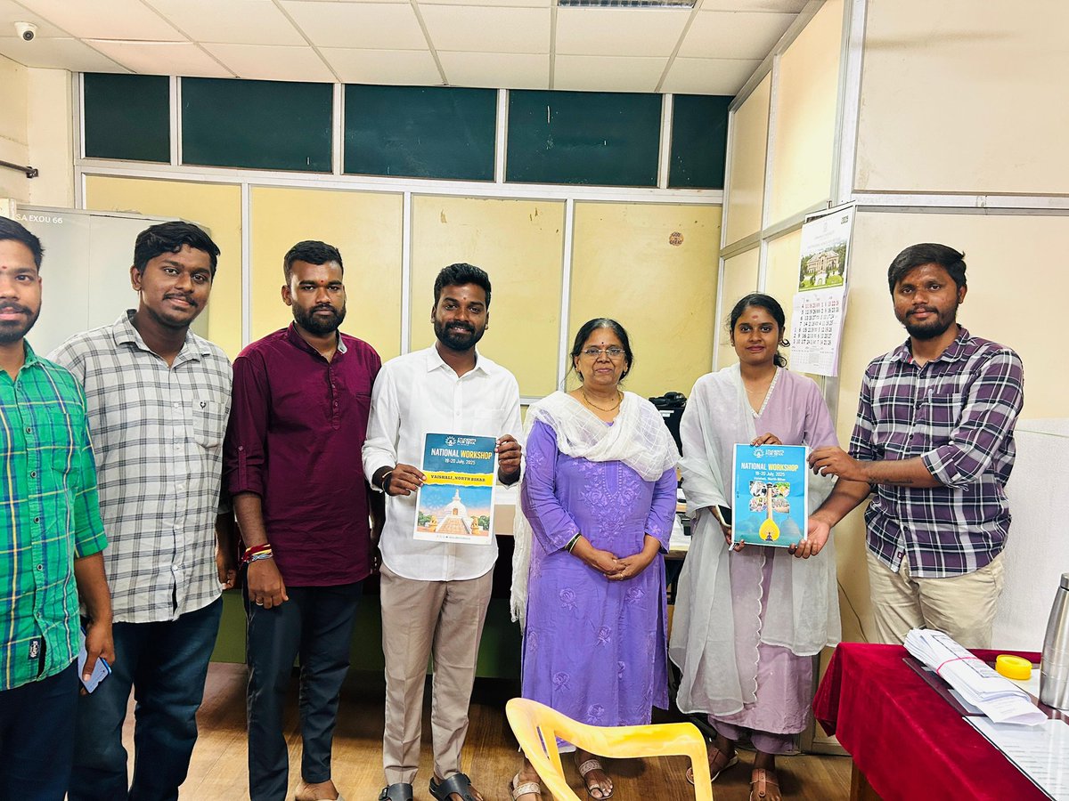students4seva's tweet image. SFS Volunteers of Hyderabad, Central University of Hyderabad &amp;amp; Osmania University launched the poster of upcoming SFS National Workshop 2025 in the presence of National Co-Convenor Ms. Kiruthika A. 

#StudentsForSeva