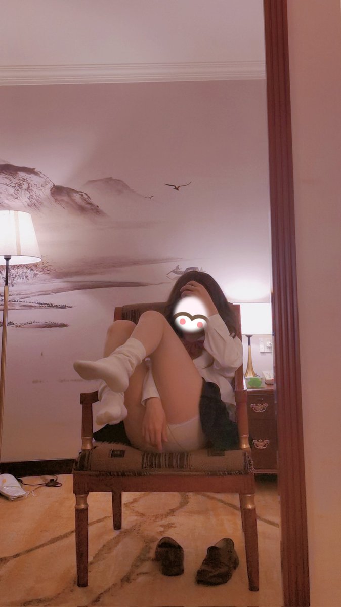 想当日本av女主，穿着jk被各种大叔一阵糟蹋
#雌堕 #女装 #反差  #伪娘  #男の娘
#可爱的男孩子 #jk