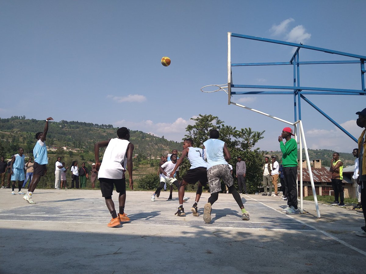 End of 3rd Quarter 🏀  
CUR 55 🆚 32 University of Gitwe

The momentum is still with CUR! One quarter to go — let’s close it out strong! 🔥💙  
<a href="/CUR_Rwanda/">Catholic University of Rwanda</a> VS <a href="/UGitwe/">University Of Gitwe</a>

#CURSU #Basketball #FriendlyMatch #TeamCUR