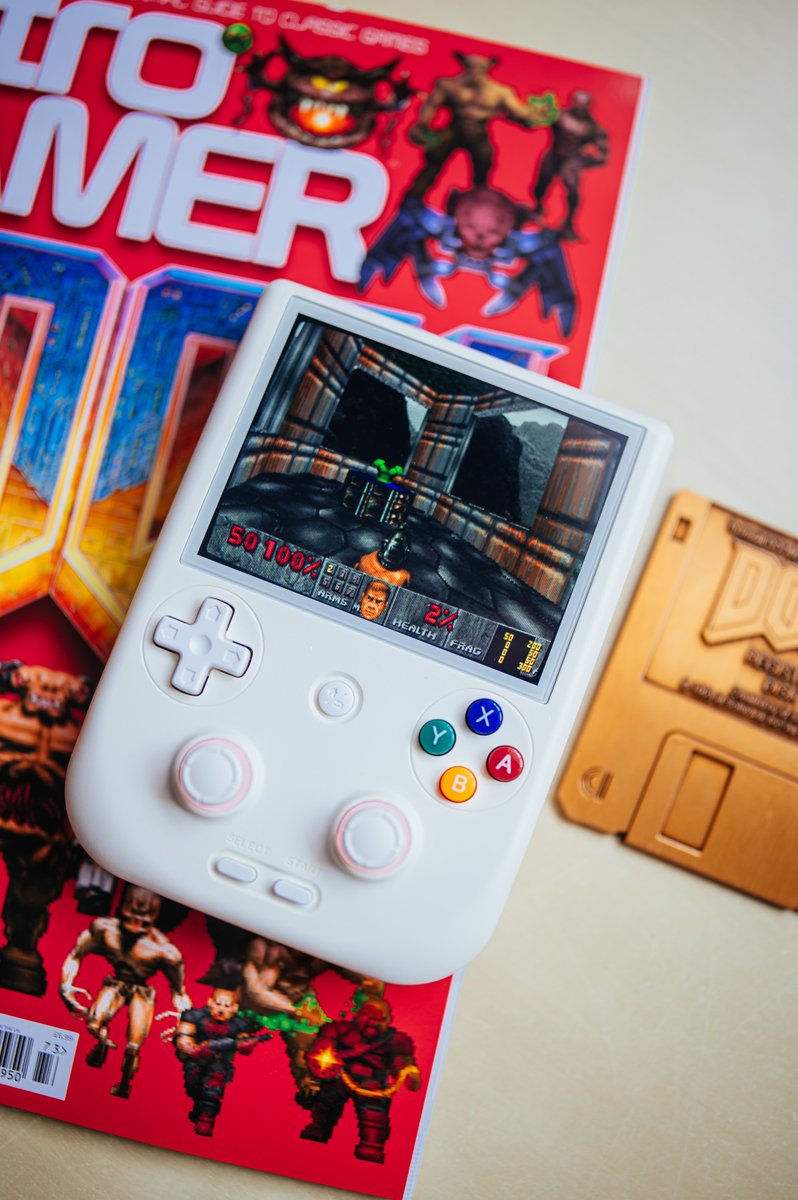 EightiesJapan's tweet image. Showing some love for retro legends 🎮✨
Any favourites?
@anbernic_china @Anbernic_JP @AnbernicGame
#RetroGaming #Anbernic #RG406V #Doom #StarCraft #ChaosEngine