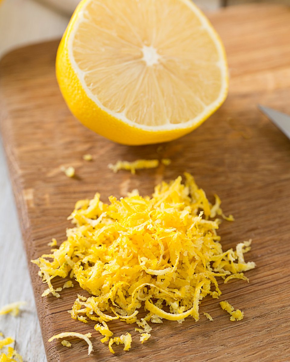 Pro tip 🍋 Don’t stop at the juice—lemon zest brings a bold, bright citrus boost thanks to its natural essential oils. Perfect for pasta, pastries, and everything in between! #ChileanLemons
