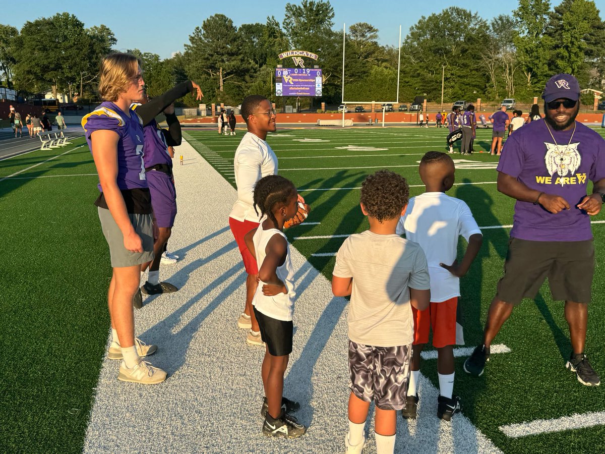 _VRHS_Football's tweet image. Come be a part of the VR Legends kids camp! Sign up link below!!

docs.google.com/forms/d/e/1FAI…