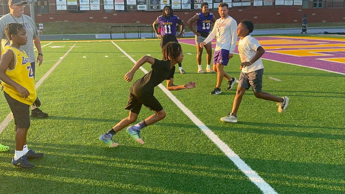 _VRHS_Football's tweet image. Come be a part of the VR Legends kids camp! Sign up link below!!

docs.google.com/forms/d/e/1FAI…
