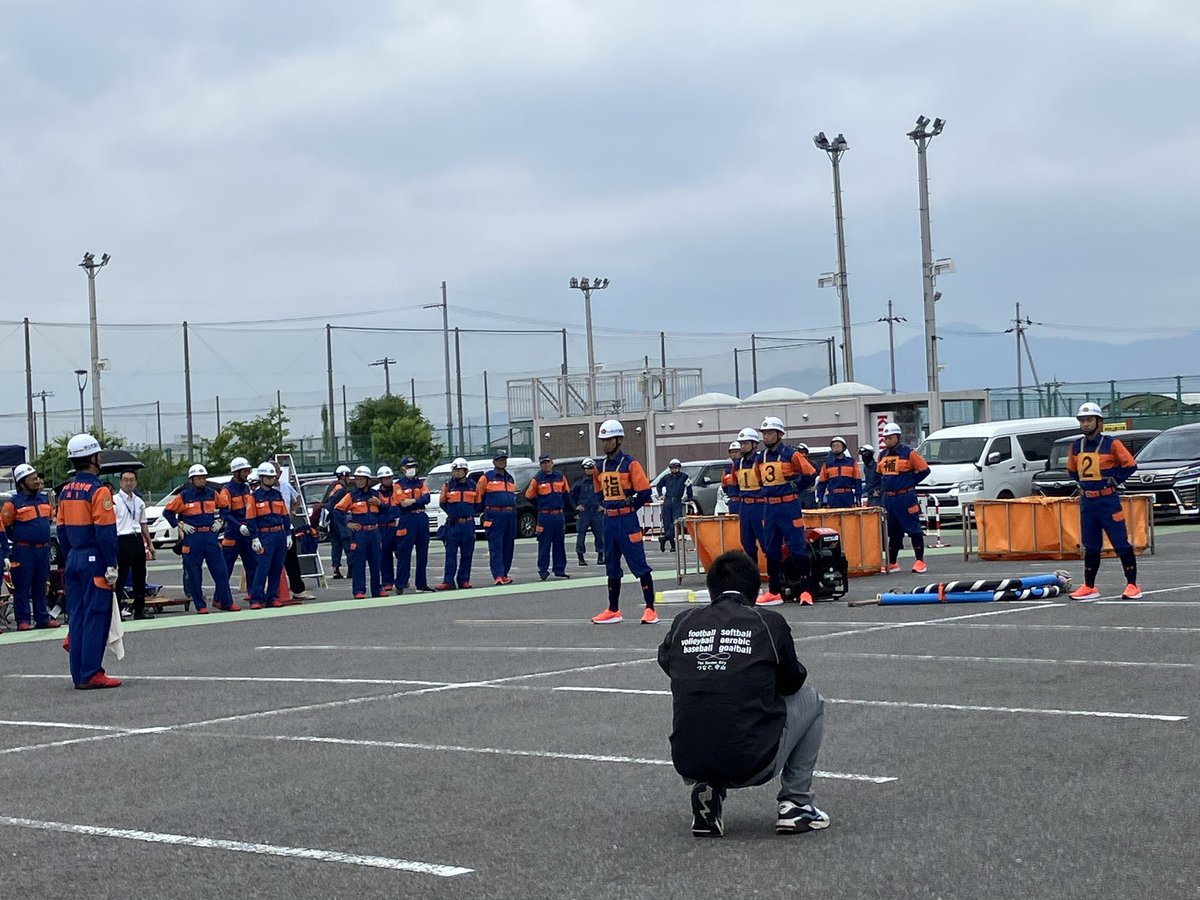 今日は、本市の各消防団の皆様の日頃の訓練を披露される、消防ポンプ操法疲労会があり、日頃の訓練の成果を見せていただきました。
皆様、お疲れ様でした。