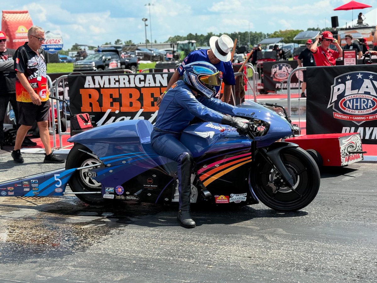 Heat on the track, eyes on the prize. #VirginiaNats

<a href="/TeamAranaRacing/">TeamAranaRacing</a> • <a href="/NHRA/">NHRA</a> • <a href="/RaceVMP/">Virginia Motorsports Park</a>