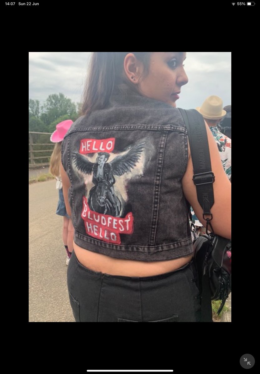 Georgia99108685's tweet photo. So yesterday I spoke to doms mum dad and sisters in the Hawley arms and they took a picture of my jacket and said they was gonna show this to dom himself @yungblud I ain’t sure if they did or not but can we get tagging dom in this post 
@blud_fest #yungblud #yungbludart https://t.co/2Gt0v7c4gH