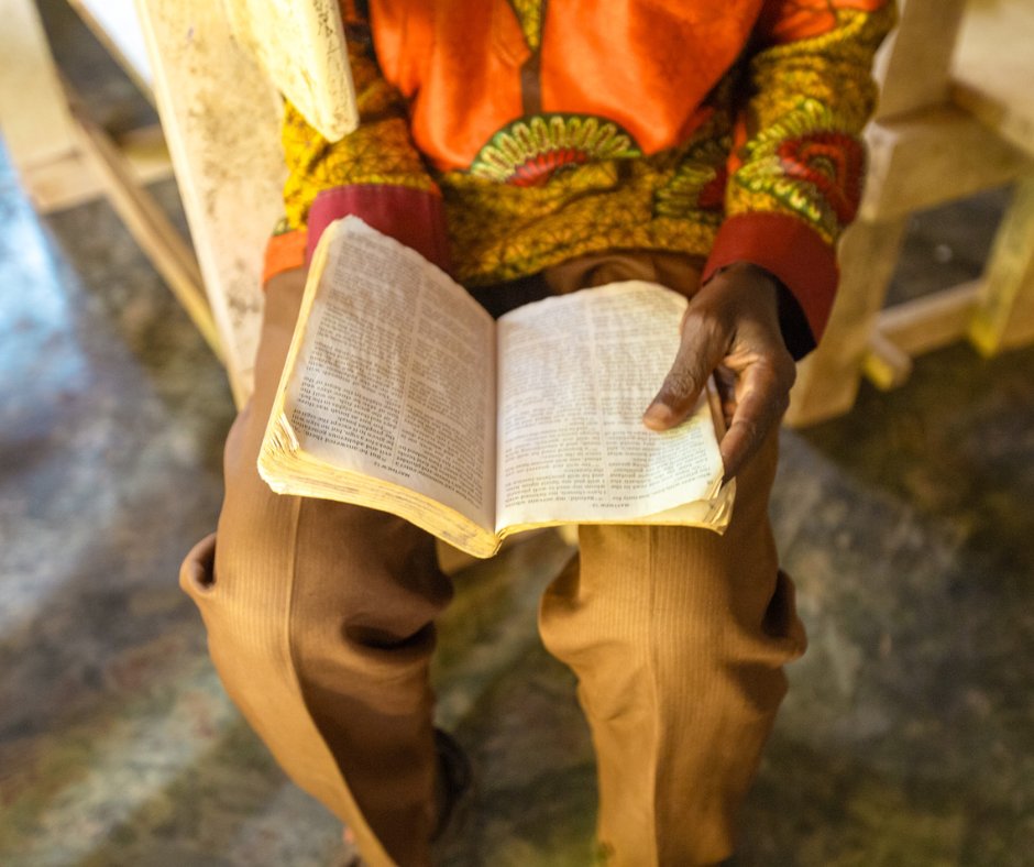 livingwater's tweet photo. "Your word is a lamp for my feet, a light on my path." -Psalm 119:105 (NIV) https://t.co/sPh3Xsekv4