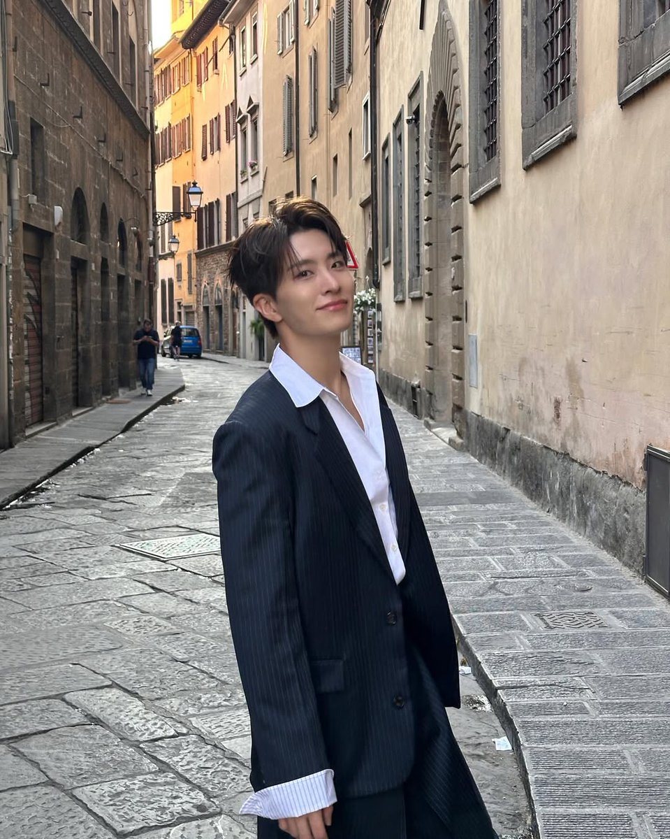 Minijae_Ars's tweet photo. YOUNGJAE'S IG POST : 

22/06/2025
@.333cyj333
🌙 : https://t.co/eFl6L6Yb5x

YOUNGJAE IN ITALY 
#YOUNGJAE_LUISAVIAROMAXEENK
#Youngjae #영재 #ยองแจ #GOT7
@YOUNGJAExArs @ChoiArs_YJ https://t.co/BpFsbjQGjj