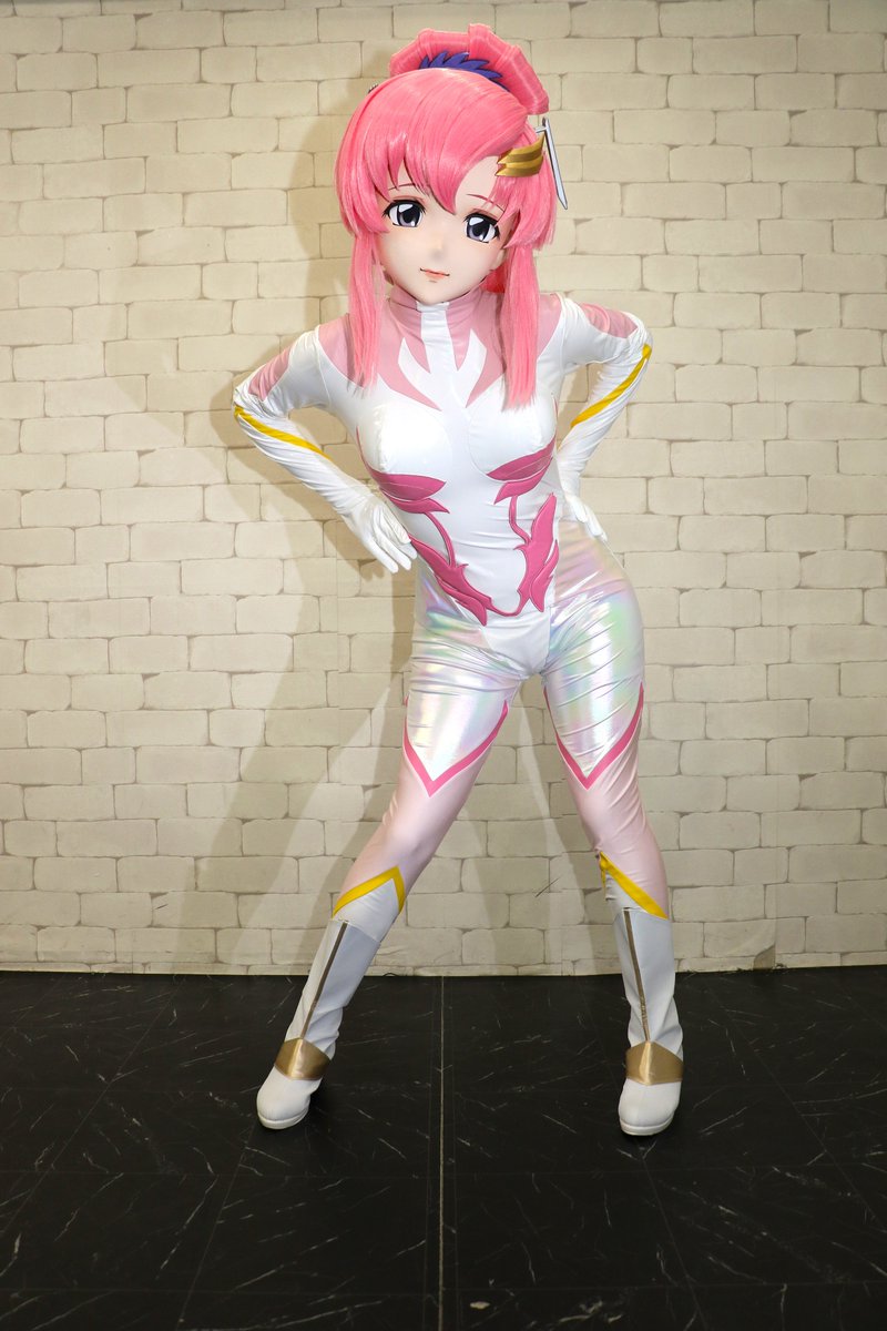 ラクスのパイロットスーツのポストが、
1日で200いいねを超えました。 
皆さん、いいねをありがとうございます！