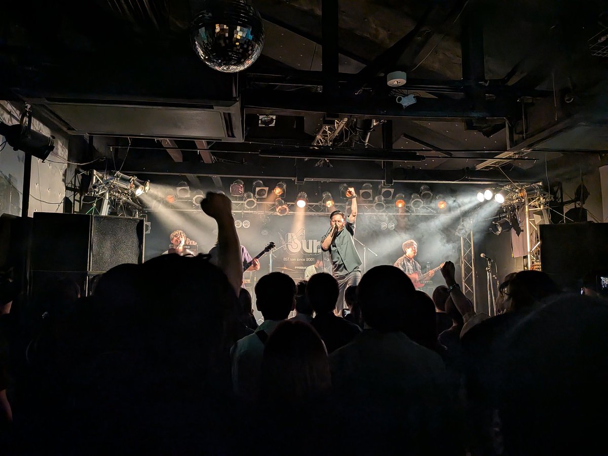 chanchi_1582's tweet photo. あうんとサルタナはあたしの高校生
青春時代のヒーローであります
本当に好きすぎて死にそう
どうしよう（笑）（笑）　　
セトリもらったけどラミネートミスってジャバラになったんでまたやって下さいお願いします（小声） https://t.co/jz4Nisg1IQ
