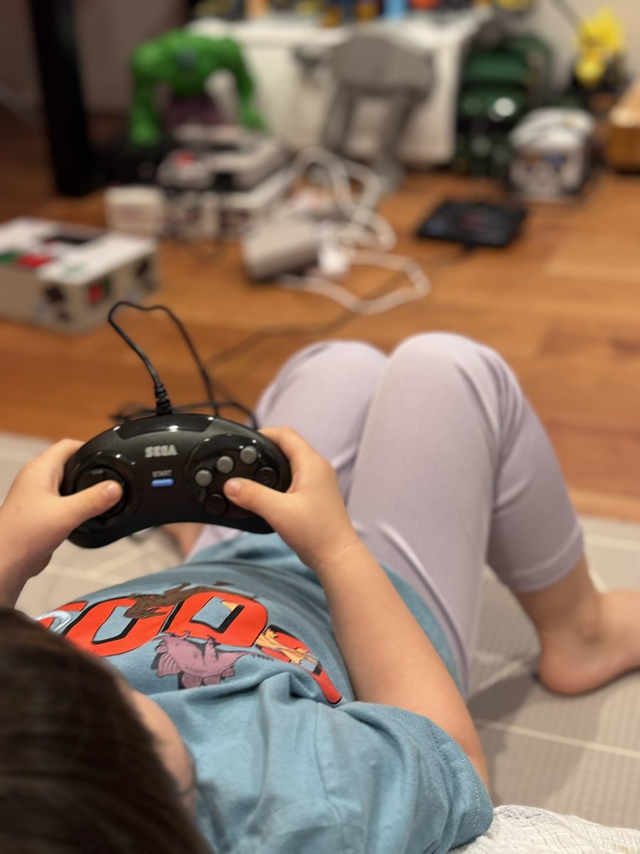 strmtrprs's tweet photo. やりたいゲームを選んでもらったけど何ひとつ1ステージもクリアできずw
ソニック2は3ステージクリアしてた😳
#ファミコン #レトロゲーム #ワギャンランド #コンボイの謎 #ソニックザヘッジホッグ2 #メガドライブミニ https://t.co/BdZ7L6lKcZ