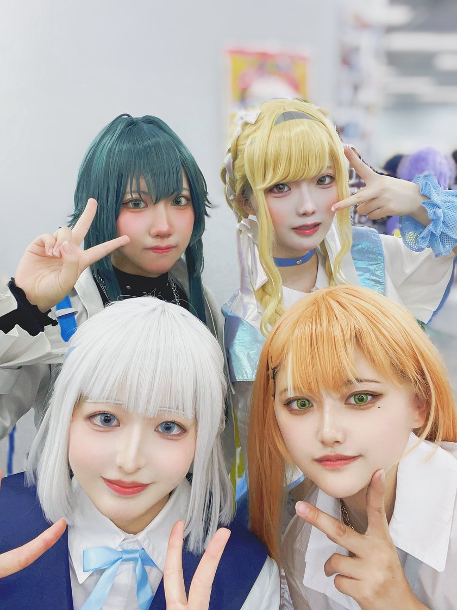 mokemoke_432's tweet photo. ⚠︎Cosplay / 学 マ ス

    💛月 村 手 毬          @keeei_79 

    💙藤 田 こ と ね      @me_aa_07 

    🤍葛 城 リ ー リ ヤ @no__na_sann 

    💚紫 雲 清 夏           白猫 https://t.co/JErfKGid2c