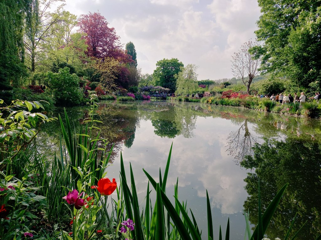 ci_enne's tweet photo. Il giardino di #Monet a Giverny.... sembra di camminare in un quadro https://t.co/fFhT5RKYbR
