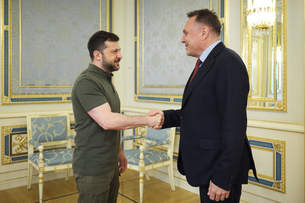 Norwegian Ministry of Defence (@forsvarsdep) on Twitter photo Norwegian Minister of Defence, Tore O. Sandvik, met with Ukrainian President <a href="/ZelenskyyUa/">Volodymyr Zelenskyy / Володимир Зеленський</a> in Kyiv today 🇺🇦 🇳🇴
´This is my first visit to Ukraine. I have had constructive talks with President Zelenskyy and Defence Minister <a href="/rustem_umerov/">Rustem Umerov</a> about the situation in Ukraine and Norwegian Minister of Defence, Tore O. Sandvik, met with Ukrainian President <a href="/ZelenskyyUa/">Volodymyr Zelenskyy / Володимир Зеленський</a> in Kyiv today 🇺🇦 🇳🇴
´This is my first visit to Ukraine. I have had constructive talks with President Zelenskyy and Defence Minister <a href="/rustem_umerov/">Rustem Umerov</a> about the situation in Ukraine and