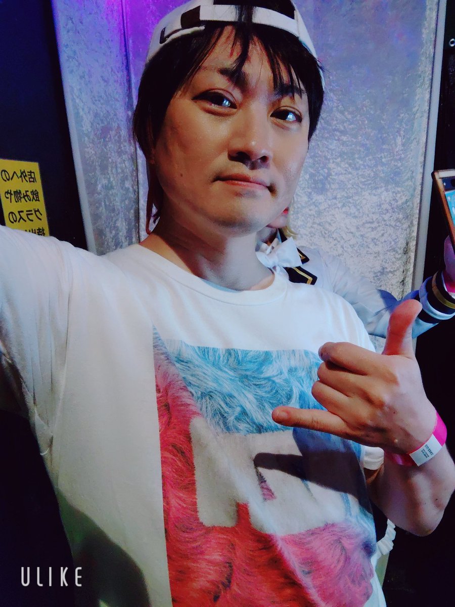 じー tweet media