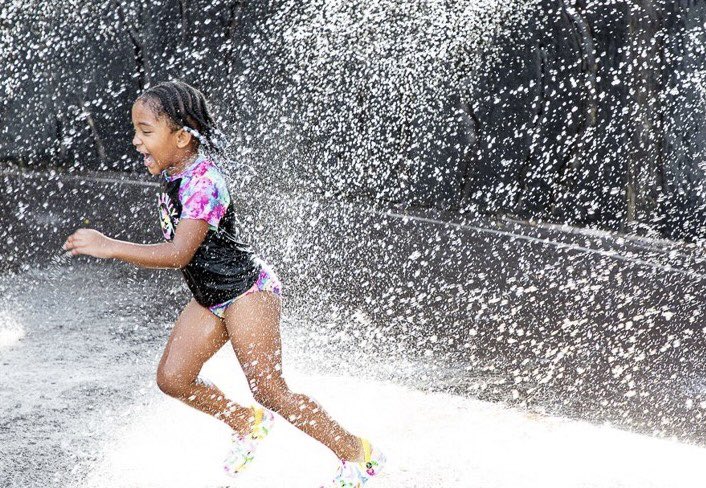 Beat the heat this week with extended sprayground from June 23–29, so you can splash from 10 a.m. to 8 p.m. all week long. bit.ly/4eE3N0k

Need more ways to beat the heat? Head inside to one of Arlington’s community centers or libraries. #StayCoolArlington