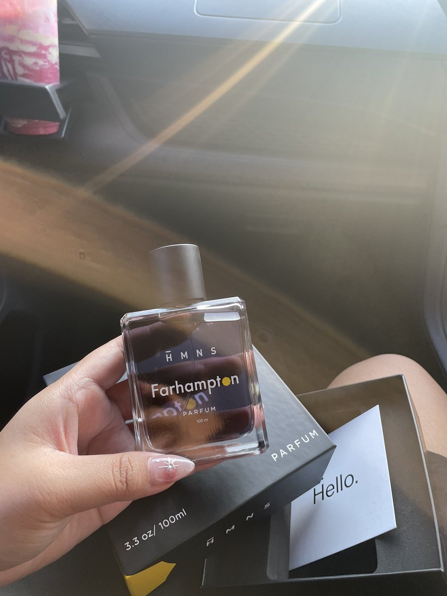 edeedaa's tweet photo. tidak lupa dengan jajan parfum dan bolen kecintaan☺️ semoga rezeki ayang makin deres krna parfum dia udh paling niat ini ya allah😂 https://t.co/yfRJYRDlEf