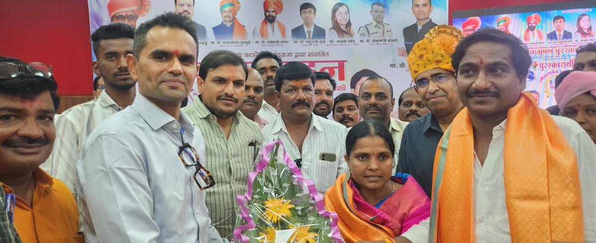 swankhede_IRS's tweet image. Honoured to attend an event in Hingoli by Sevasadan — a selfless group educating orphaned children and providing shelter, food, and hope. Their dedicated team truly reflects the spirit of service. Proud to support this noble grassroots cause, Jai Hind 🇮🇳