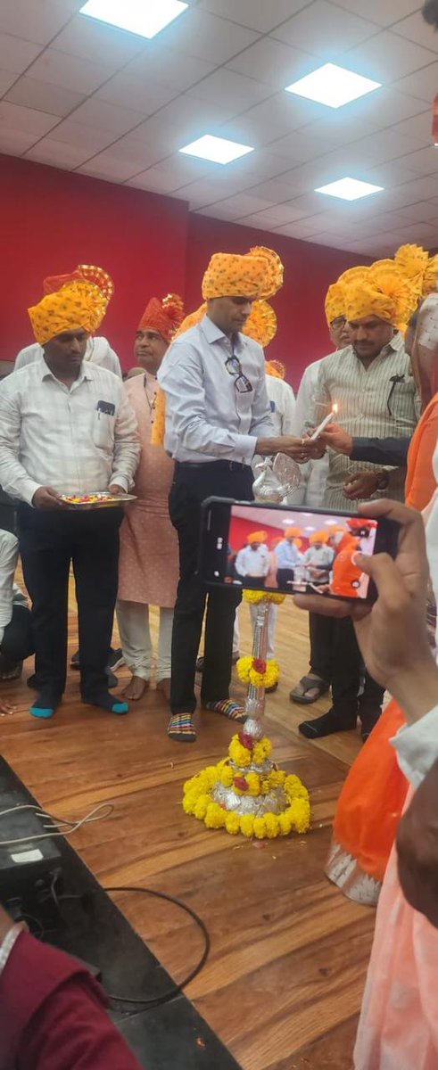 swankhede_IRS's tweet image. Honoured to attend an event in Hingoli by Sevasadan — a selfless group educating orphaned children and providing shelter, food, and hope. Their dedicated team truly reflects the spirit of service. Proud to support this noble grassroots cause, Jai Hind 🇮🇳