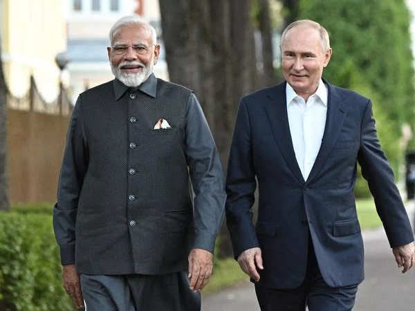 Ocean Jain (@ocjain4) on Twitter photo рдкреНрд░рдзрд╛рдирдордВрддреНрд░реА рдореЛрджреА рдХреА рджреВрд░рджрд░реНрд╢реА рд╕реЛрдЪ рдХрд╛ рдПрдХ рдФрд░ рдЙрджрд╛рд╣рд░рдгред
рдЕрдореЗрд░рд┐рдХрд╛ рджреНрд╡рд╛рд░рд╛ рдИрд░рд╛рди рдХреА рдкрд░рдорд╛рдгреБ рд╕реБрд╡рд┐рдзрд╛рдУрдВ рдкрд░ рд╣рдорд▓рд╛ рдХрд░рдиреЗ рдФрд░ рдЙрдиреНрд╣реЗрдВ рдирд╖реНрдЯ рдХрд░рдиреЗ рдХреЗ рдЬрд╡рд╛рдм рдореЗрдВ, рдИрд░рд╛рди рдиреЗ рдЕрдм рд╣реЛрд░реНрдореБрдЬ рдЬрд▓рдбрдорд░реВрдордзреНрдп рдХреЛ рдмрдВрдж рдХрд░ рджрд┐рдпрд╛ рд╣реИред
рдпрд╣ рдЬрд▓рдбрдорд░реВрдордзреНрдп рджреБрдирд┐рдпрд╛ рдХрд╛ рддреЗрд▓ рдХрд╛ рдореБрдЦреНрдп рдорд╛рд░реНрдЧ рд╣реИ, рдЬреЛ 33 рдХрд┐рд▓реЛрдореАрдЯрд░ рдЪреМрдбрд╝рд╛ рд╢рд┐рдкрд┐рдВрдЧ рдорд╛рд░реНрдЧ рд╣реИред рджреБрдирд┐рдпрд╛ рдкреНрд░рдзрд╛рдирдордВрддреНрд░реА рдореЛрджреА рдХреА рджреВрд░рджрд░реНрд╢реА рд╕реЛрдЪ рдХрд╛ рдПрдХ рдФрд░ рдЙрджрд╛рд╣рд░рдгред
рдЕрдореЗрд░рд┐рдХрд╛ рджреНрд╡рд╛рд░рд╛ рдИрд░рд╛рди рдХреА рдкрд░рдорд╛рдгреБ рд╕реБрд╡рд┐рдзрд╛рдУрдВ рдкрд░ рд╣рдорд▓рд╛ рдХрд░рдиреЗ рдФрд░ рдЙрдиреНрд╣реЗрдВ рдирд╖реНрдЯ рдХрд░рдиреЗ рдХреЗ рдЬрд╡рд╛рдм рдореЗрдВ, рдИрд░рд╛рди рдиреЗ рдЕрдм рд╣реЛрд░реНрдореБрдЬ рдЬрд▓рдбрдорд░реВрдордзреНрдп рдХреЛ рдмрдВрдж рдХрд░ рджрд┐рдпрд╛ рд╣реИред
рдпрд╣ рдЬрд▓рдбрдорд░реВрдордзреНрдп рджреБрдирд┐рдпрд╛ рдХрд╛ рддреЗрд▓ рдХрд╛ рдореБрдЦреНрдп рдорд╛рд░реНрдЧ рд╣реИ, рдЬреЛ 33 рдХрд┐рд▓реЛрдореАрдЯрд░ рдЪреМрдбрд╝рд╛ рд╢рд┐рдкрд┐рдВрдЧ рдорд╛рд░реНрдЧ рд╣реИред рджреБрдирд┐рдпрд╛