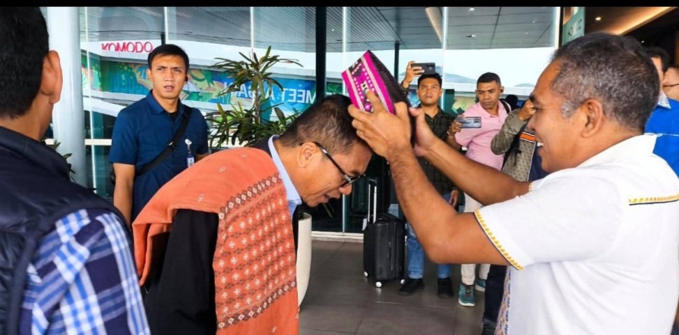 SELAMAT DATANG MENTERI DESA DAN ROMBONGAN DI NTT

TPP NTT SIAP BERSAMA MENTERI DESA DALAM MENGAWAL PERCEPATAN KEMAJUAN DESA DI NTT
#TPPNTTBersamaMentriDesa 
#SelamatDatangMentriDesadiNTT 
<a href="/prabowo/">Prabowo Subianto</a> 
<a href="/YandriSusanto27/">Yandri Susanto</a> 
<a href="/ArizaPatria/">Ariza Patria</a> 
<a href="/taufikmadjid71/">IG : taufik.madjid</a> 
<a href="/kemendespdt/">#BangunDesaBangunIndonesia</a> 
<a href="/bpsdmkemendesa/">Bpsdm Kemendesa</a>