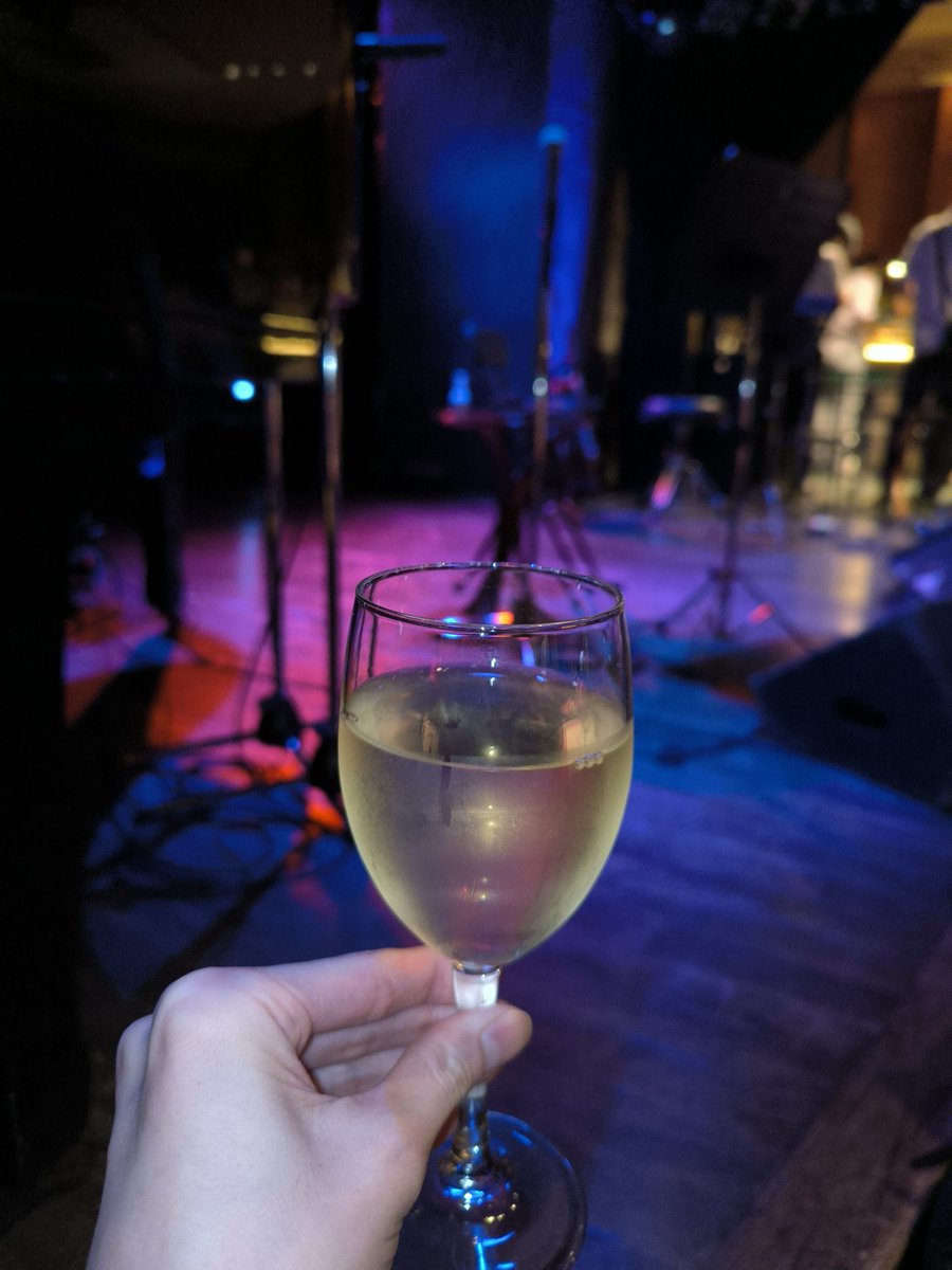 chipstar6856's tweet image. 本日はChouChoさんのバースデーライブでした。とても良い席で素敵なライブを楽しめ大満足でした。