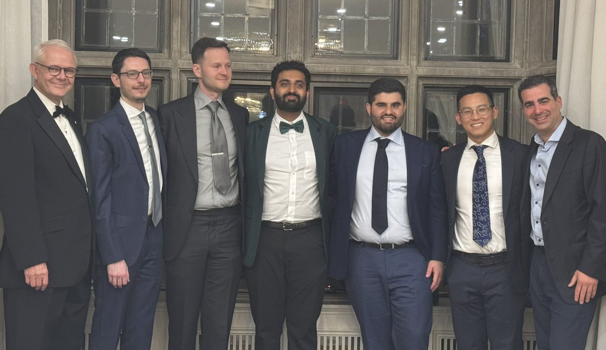 justinzw's tweet image. A fantastic weekend of celebrating the @UofTNeuroSurge 2025 graduating class- Ali, Kyle, Mat, Nebras, and Vince. Great friends, mentors, and role models- each leaving an indelible mark on the program that will not be forgotten, each sure to achieve even greater accomplishments
