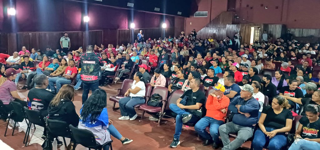 📸🔴⚫|| Presentación de nuestra Candidata TUPAMARO Cruz Torrealba a la alcaldía del municipio Aragua estado Anzoátegui.

Con firmeza y convicción absoluta reafirmamos nuestro compromiso inquebrantable con la Revolución.

#TupamaroEjemploDeLucha
#ComunaONada
