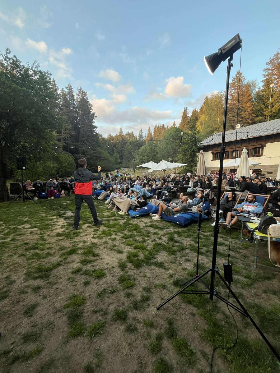 Пак ще клатим боровете на Витоша с <a href="/JokeStandup/">InsideJokeStandup</a> на 26.06, със култовото, ексклузивно шоу

🌲СТЕНДЪП НА хижа СЕПТЕМВРИ🌲

🎟️Билети, ако има останали, са тук:

bilet.bg/bg/events/sten…