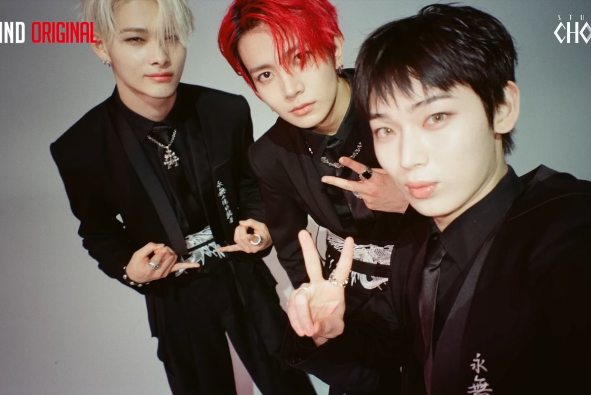 ksnmura's tweet photo. HEESUNKI NEW SELCAS https://t.co/5rF9MvOAXT