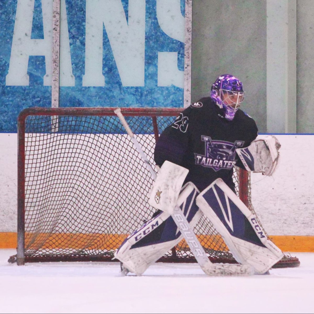 PalmateersM's tweet photo. Battling the Black Bulls in Burlington #arl hockey a couple weeks back. We came out on top 3–2 despite a short bench and hard fight from the other side. #goalielife #hockeylife #beerleague #goalie #arlburlington #ebug #tailgaters #insta360pro #livebarn https://t.co/mK7IBdwNQj