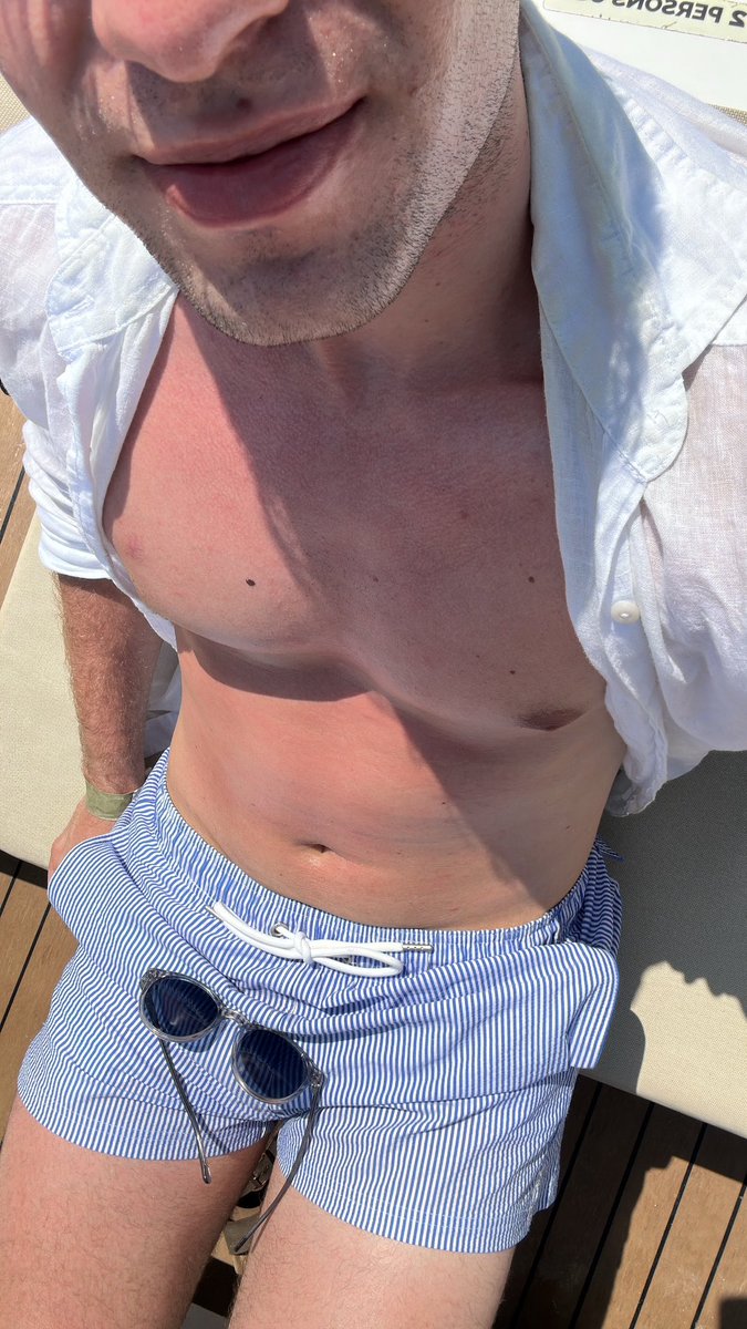 Oh hi there, go check out my OF 30% OFF only for five people 🫢 ➡️ onlyfans.com/fit.twunk25