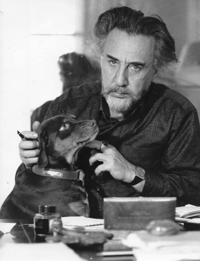 "Toutes les fois qu'un imbécile lui demandait "Tu fais quoi dans la vie, le môme?", il savait qu'il était temps de déguerpir, et sans traîner. C'est une drôle de question, d'ailleurs, tu fais quoi dans la vie ? Vous l'a-t-on déjà posée ? C'est une question qui vous donne la