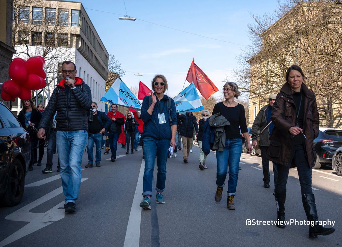 In memoriam Sabine Kaiser

Ich war bis März 2020 ständig auf Achse und hatte einen großen Freundeskreis und auf Grund meiner Vernetzung in der Münchner nGO-Szene einen noch größeren Bekanntenkreis. Mit zunehmender Verschärfung der Coronakrise zog ich mich von fast allen damaligen