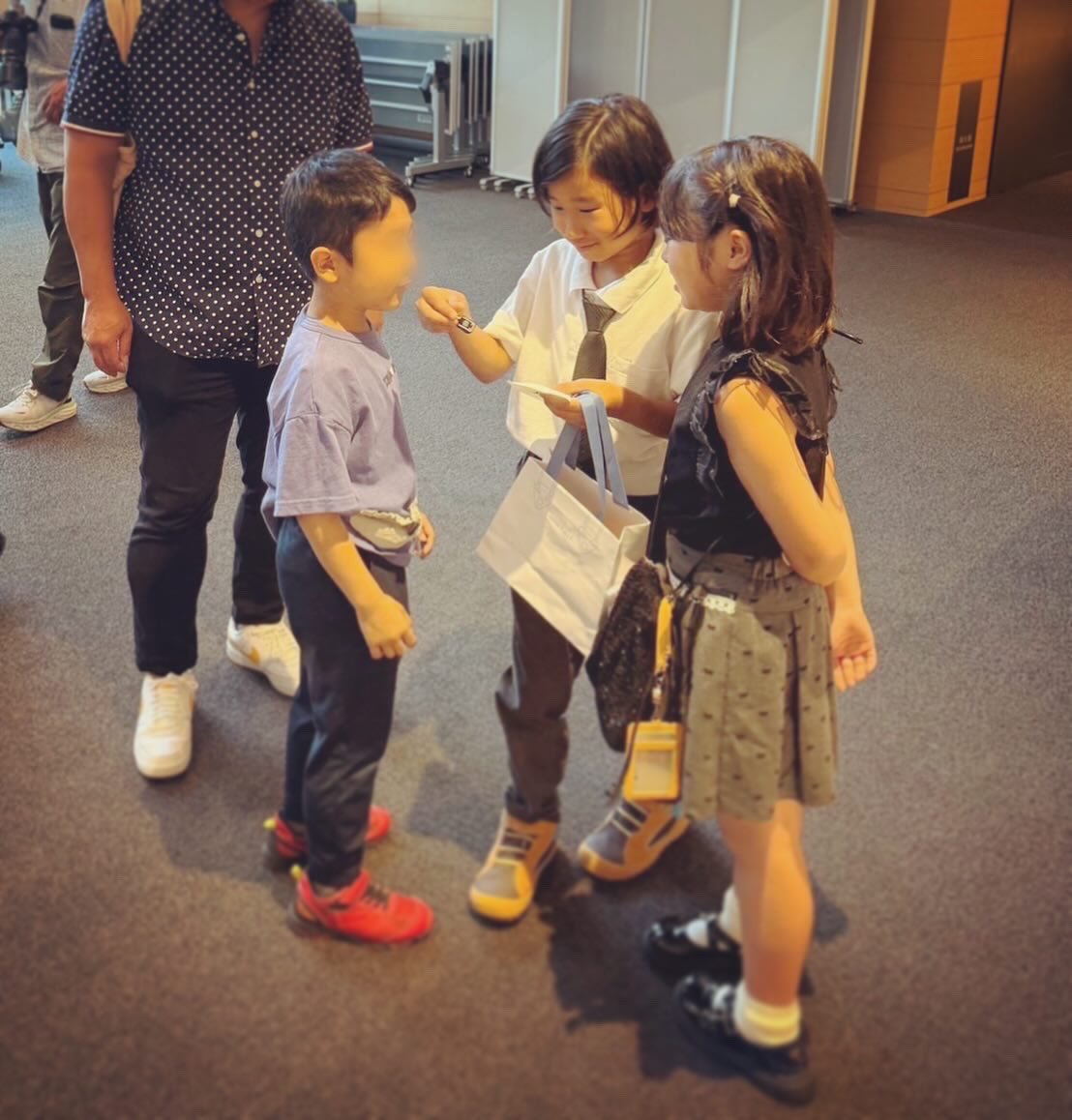 息子さんピアノの発表会でした。
緊張しながらも間違えずに弾いて本番に強いと先生に褒められていました。お友達も見に来てくれて嬉しかった！
両親は自分達のステージの何十倍も緊張しました、、、笑