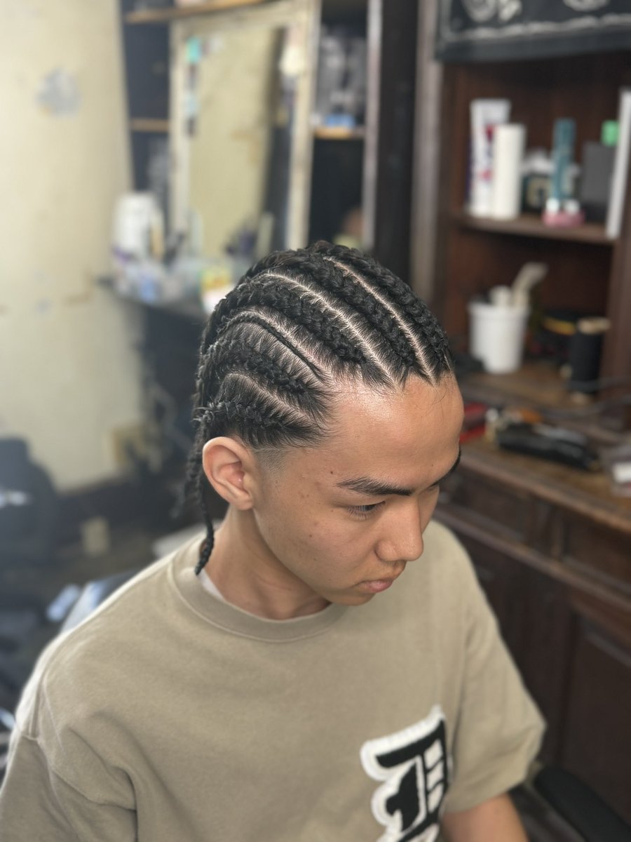 Honest_2008rap's tweet photo. 人生初コーンロウ https://t.co/MdolNPXA1x