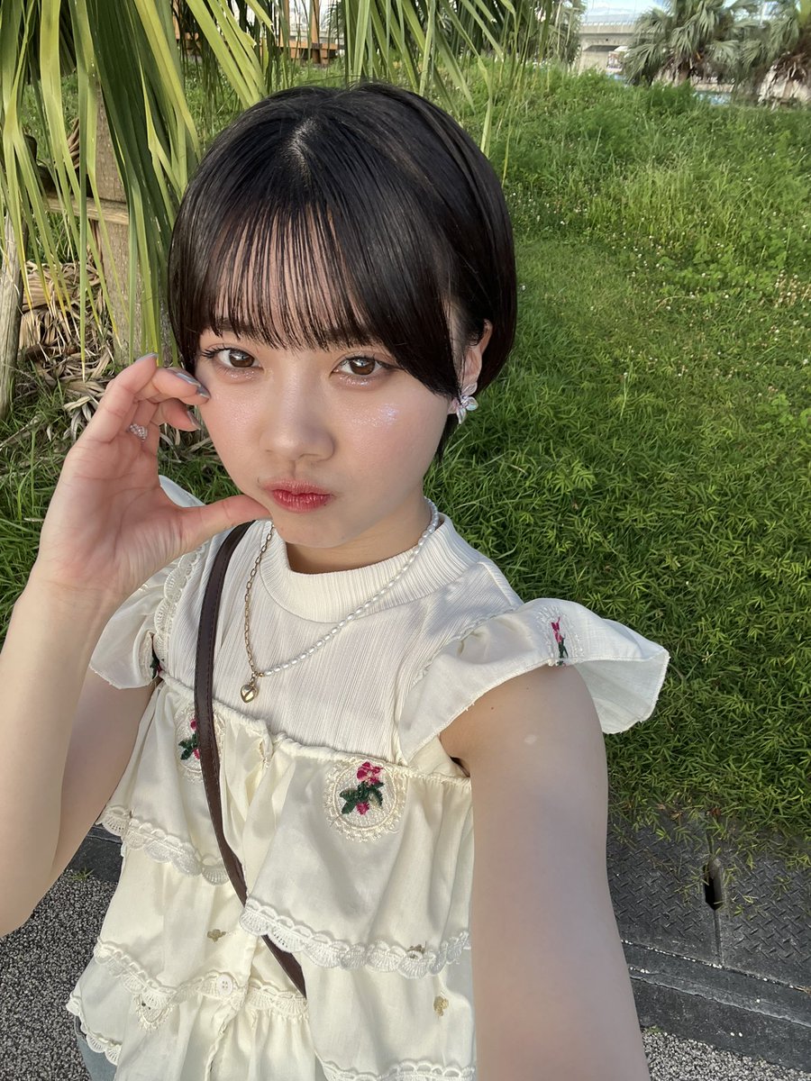 itr_kanon's tweet photo. 今回、沖縄まで遠征してくださった皆さん本当にありがとうございました！

想像以上にたくさんの方が集まってくださっていて、それも全国各地から！！
すごくすごく嬉しかったです🥰

ライブもオフ会も撮影会も、沖縄でしか味わえない空間と思い出ができました💓

次はぜーったい杏菜も一緒に、また沖縄に来れたら嬉しいです！
その時はまた、皆さんと思い出作れたら嬉しいな🫶🏻
本当にありがとうございました🎀