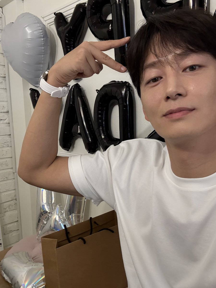 wookgeneral0617's tweet photo. 3일간 배우님의 생일카페를 찾아주신 모든 분들께 진심으로 감사드립니다.

또한, 직접 카페를 방문해주신 배우님께도 깊은 감사의 마음을 전하며 여러분께 기분 좋은 추억으로 남았기를 바랍니다. https://t.co/j2PSS12Kve