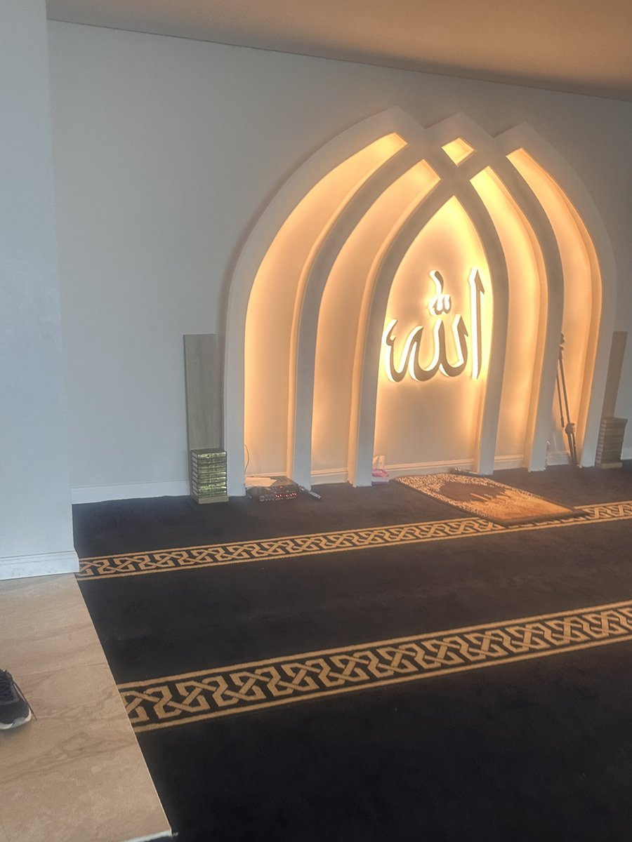 sory4real's tweet image. Il y a une semaine je me cachais pour prier, regarde la salle de prière au taff mtn